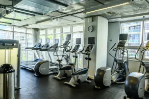 Luxurious 2bd/2ba Condo in Wynwood w/ Pool & FREE Parking - Image 3