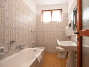 Villa \"Portese\" with a Rustic Touch and Near Lake Garda - Image 3