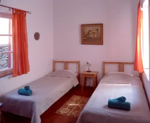 Stunning House - Sleeps 11 Terrace & Sea View - Image 4