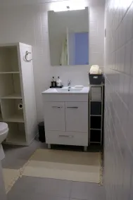 Centrally located apartment in the heart of major tourist attractions - Image 3
