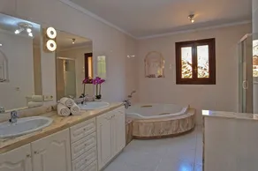 Maison Toni i na Bel, vue panoramique  sur la mer, piscine, WiFi .climatisation - Image 5