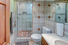 Voll ausgestattetes wunderschönes Ferienhaus mit privatem Pool und Garten - Image 3