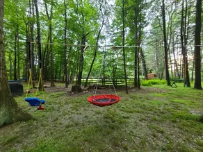 Wooded Retreat: 3 Bed/2 Bath, Hot Tub, A/C,  Fire Pit, Ping Pong + Yard Games - Image 2