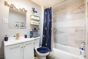 W Pershing · Large Chicago Apt 3 Bed | 12 Min Downtown | Arcade - Image 3