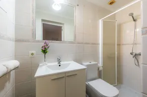 Holiday Home 'Costa den Blau' close to the Beach with Balcony, Terrace & Wi-Fi - Image 4