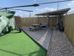 Glamping pod helicopter - Image 3