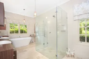 Hathaway - resort style getaway - Image 2