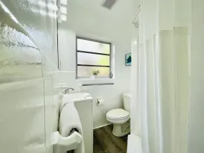 Bamboo House, Heated pool, Steps from the beach. - Image 3