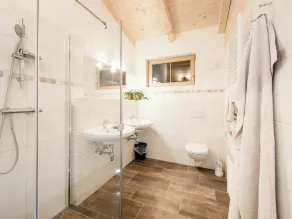 Cosy apartment in villa for 18 people with pool, WIFI, TV, terrace and pets allowed - Image 3