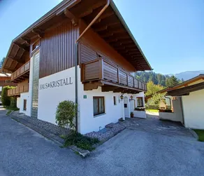 Well-equipped vacation apartment with fireplace for 8 (+2) people - Image 3