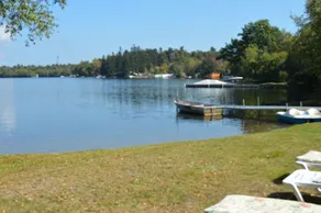 Charming Lakefront Cottages with private lake access. - Image 4