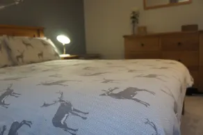 Gammelt skolehus med fantastisk udsigt over bjergene og bjergene - Image 5