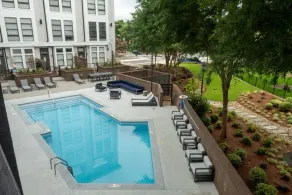 Stylish Townhouse In Uptown, 1BD studio, City Views & WiFi - Image 5
