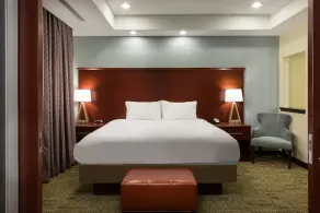 1 Bedroom | FREE Breakfast + Pool Access & Hot Tub - Image 4