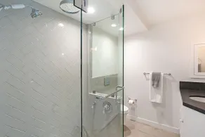 La Sierra Tower Newly remodeled 4 ppl - Image 3