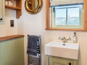 1 bedroom accommodation in Little Braunston - Image 2