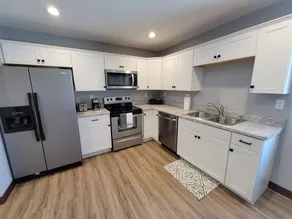 Completely remodeled downtown apartment!  2 large bedrooms! - Image 5