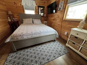 Cozy Lake Front Cottage on Long Pond - Image 4