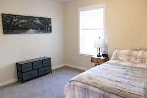 Elegant just 5 minutes from downtown. - Image 5