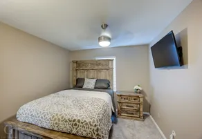Quiet, Cozy Townhouse w/ all new appliances and furniture. - Image 3