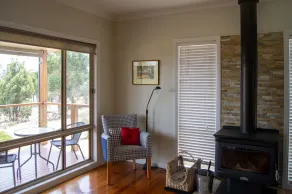 Bung Bong Hill Cottage - Spa, Views & Woodfire - Image 3