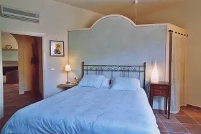 Casa Raissa A: A characteristic and welcoming apartment that is part of a villa immersed in a splendid landscape, in a lovely little hamlet, with Free WI-FI. - Image 4