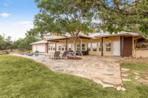 Private Hill Country Retreat Near San Antonio - Image 5