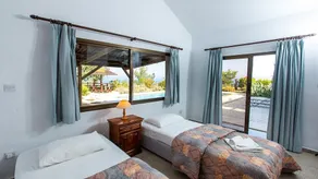 Attraente Villa, A / C, piscina privata, magnifica vista sul mare con vista sulla baia di Chrysochou -FREE Car Hire - Image 4