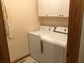 Clean and inviting Canal Front Cottage - Image 2