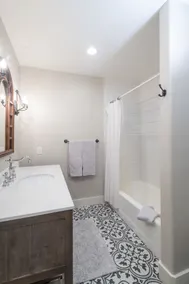 Sonoma Square Gem! Charming New Farmhouse w Pool + Private Detached Guest Suite - Image 3