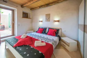 Fully fenced, private pool, completely air-conditioned, pet friendly - Image 4