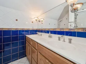 Historic 3-Bedroom 2-Full Baths Victorian Home Fully Furnished in Prime Location - Image 5