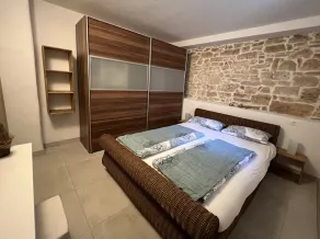 Romantic vacation apartment with large pool and beautiful garden - Image 3