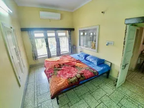 Luxurious 3 bedroom house with kitchen and living area - Image 4