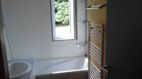 Lakeside cottage - Image 3