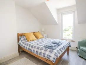 POW-WOW SHORE COTTAGE, pet friendly, with open fire in Annan - Image 3
