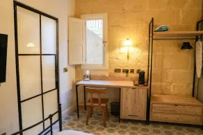 Fourteen Guesthouse - Image 4
