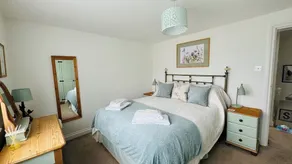 Charming Cottage with rural views - Image 5
