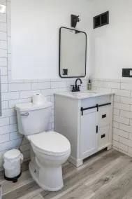 Modernes Ferienhaus mit Whirlpool. 15 Minuten vom Flughafen - Image 5