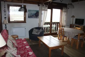 Apartment sleeps 6 with mezzanine - Image 4