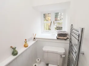 RISEHOLME, pet friendly, character holiday cottage in Ebberston - Image 3