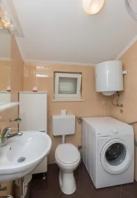 Apartamentos Memuni�� - Apartamento de un dormitorio con balcón y vistas al mar (CRVENI) - Image 2