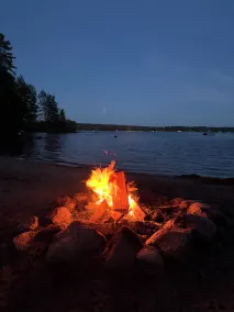 Perfektes Sebago Lake Sommercamp & Sandstrand (Jordan Bay, Raymond, Maine) - Image 2