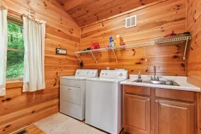 Experience breathtaking views at Big Ashe View, a spacious 5-bedroom cabin in West Jefferson, NC! - Image 2
