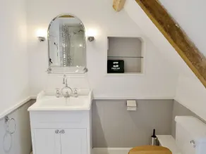 2 bedroom accommodation in Bickenhall, near Taunton - Image 3