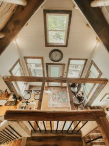 Cozy 4 season Treehouse - 30 minute drive to ski! - Image 5