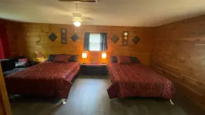 Relaxing 2 bedroom cabin near Burr Oak State Park - Image 3