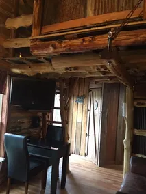 Handmade Arkansas Red Tree Treehouse - Image 4