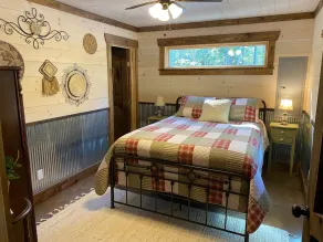 Dream Cabin with Hot Tub on Lookout Mountain - Image 3