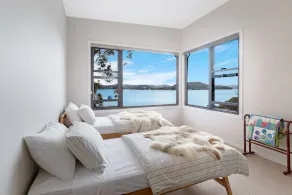Jetty's End water front beach house - Image 5